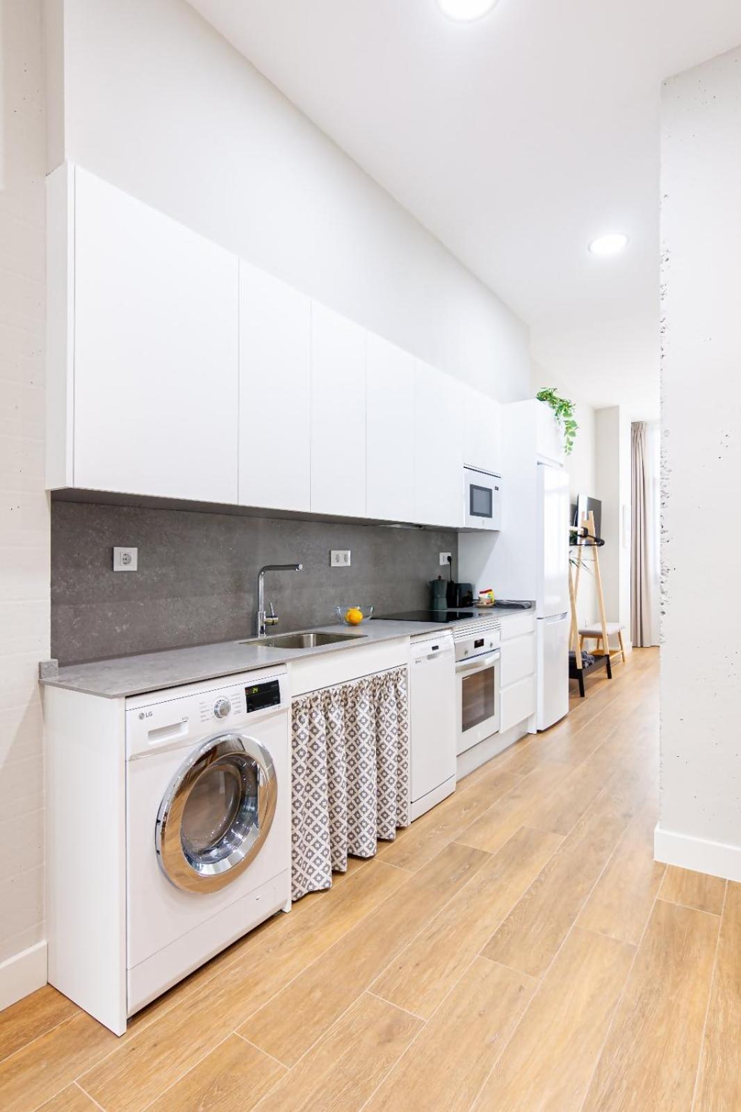 Apartmán Av Gijon Poniente Playa Exteriér fotografie