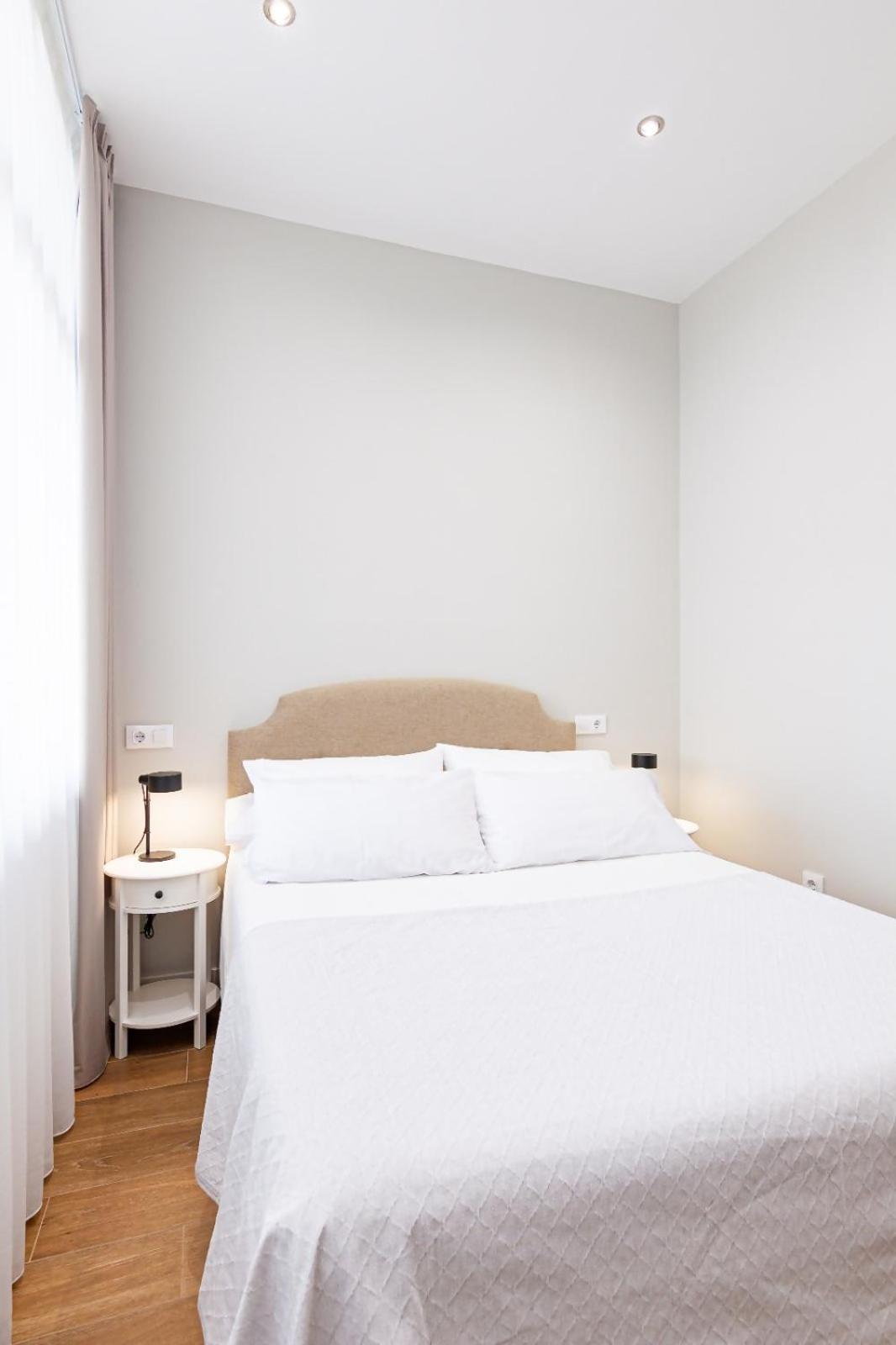 Apartmán Av Gijon Poniente Playa Exteriér fotografie