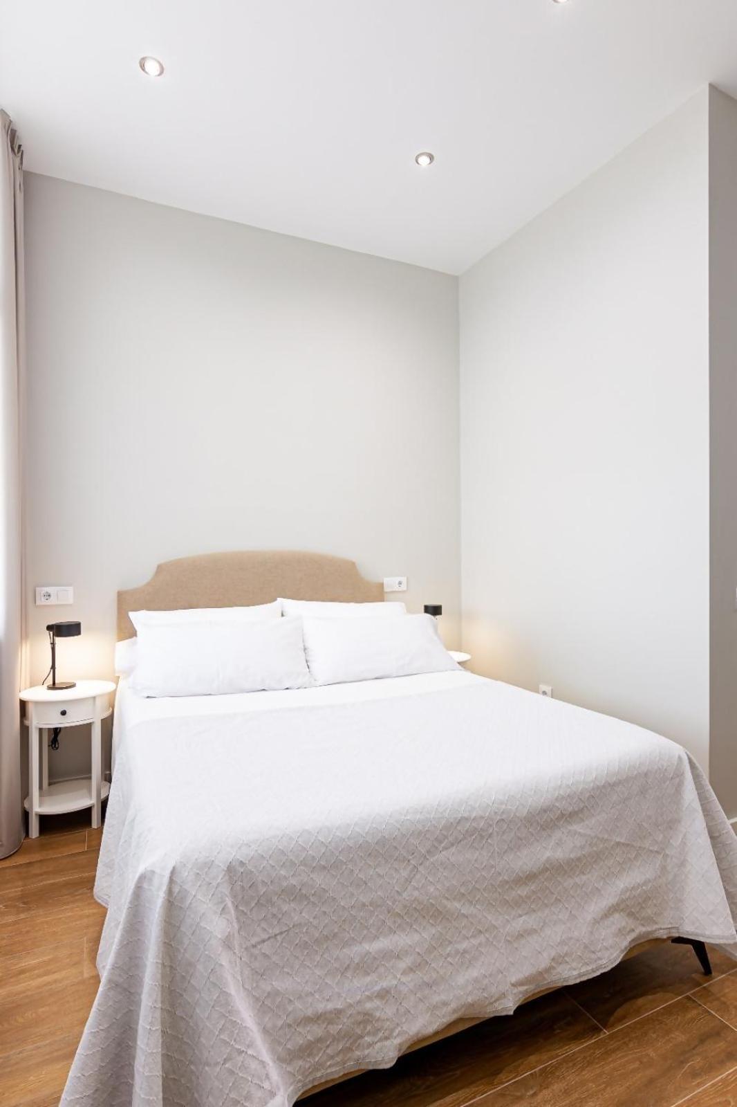 Apartmán Av Gijon Poniente Playa Exteriér fotografie